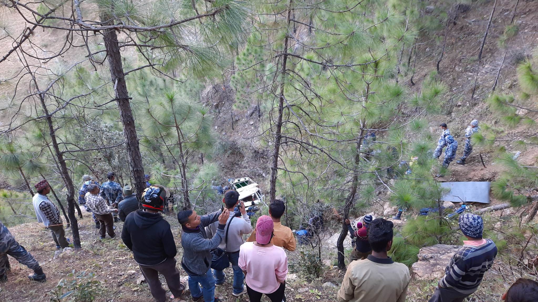 बैतडीमा प्रहरी बोकेको जिप दुर्घटना 